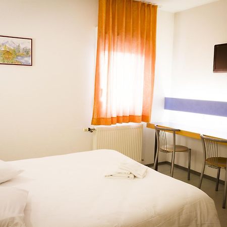 Montalieu-Vercieu Hotel Vallee Bleue מראה חיצוני תמונה