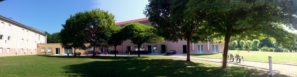 Montalieu-Vercieu Hotel Vallee Bleue מראה חיצוני תמונה